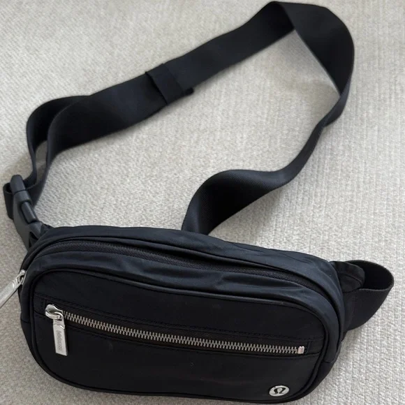 lululemon athletica Black Fanny pack - Picture 5 of 7